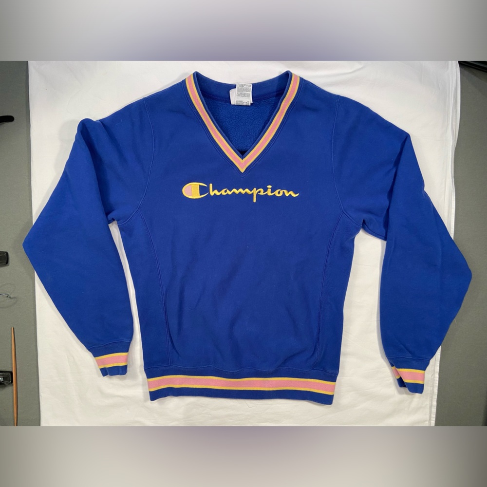 Champion x Urban Outfitters‎ Heritage V - neck sweatshirt, size small